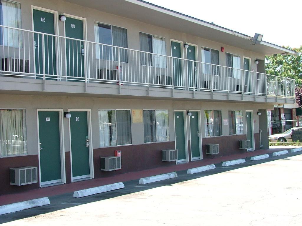 American Budget Inn And Suites-Modesto Exterior photo